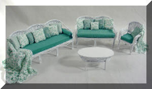 Green Wicker Furniture on White Wicker Furniture Dressed In Green
